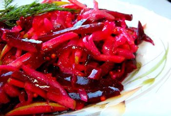 Рецепт вкусного салата из свеклы с яблоками на зиму - Салат на зиму . 1001 ЕДА вкусные рецепты с фото!